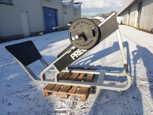 Precor Icarian hack-squat